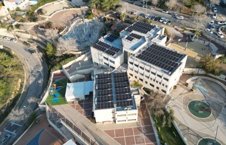 מהפכת האנרגיה של 2026: כך מובילה סולארפאוור את עתיד הגגות הסולאריים בישראל