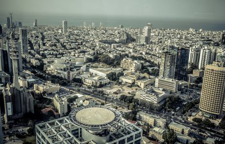 תקדים: משרד הבינוי והשיכון הטיל על חברי קבוצת רכישה עיצומים כספיים כיזמים בפרויקט יונייטד שרונה